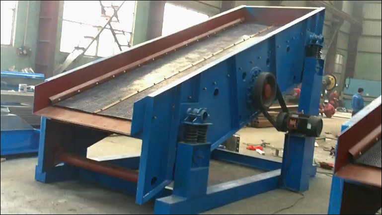 circular vibrating sifter running video